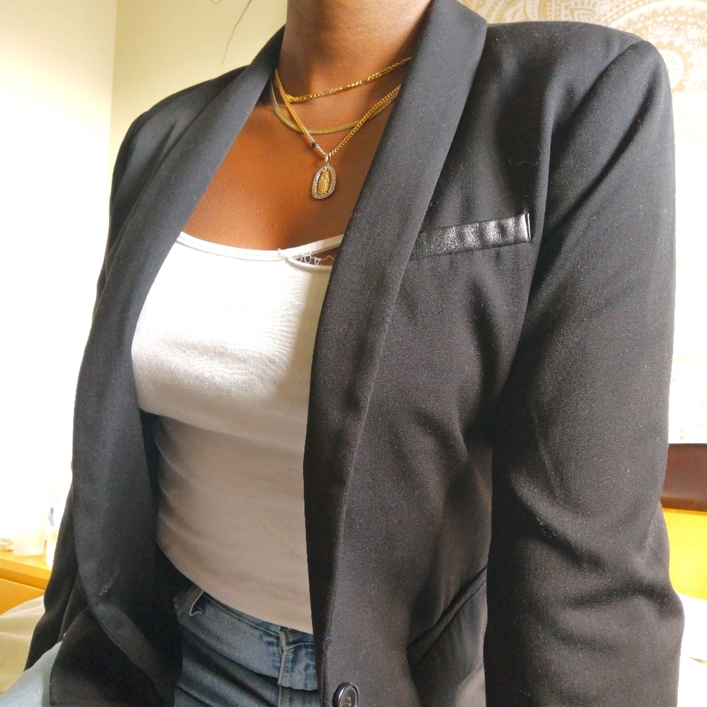Blazer - Picture 3 of 3